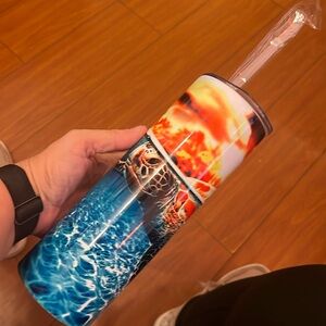 20 oz stainless steel tumbler comes with clear lid and straw.